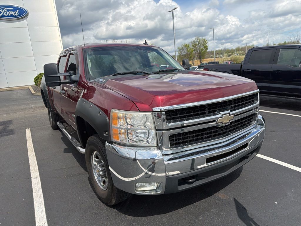 Red (Deep Ruby Metallic) 2009 Chevrolet Silverado 2500HD LT Crew Cab 4WD Pickup Truck Four-Wheel Drive 6-Speed Automatic
