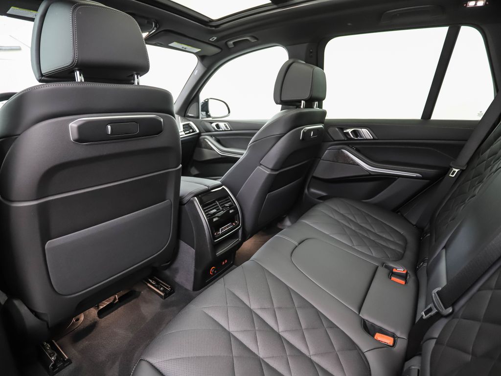 Thumbnail: 2025 BMW X5 - 21