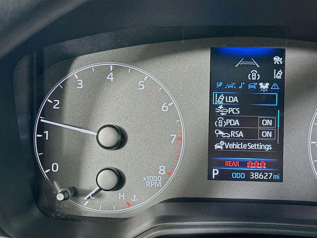 2024 Toyota Corolla LE 12