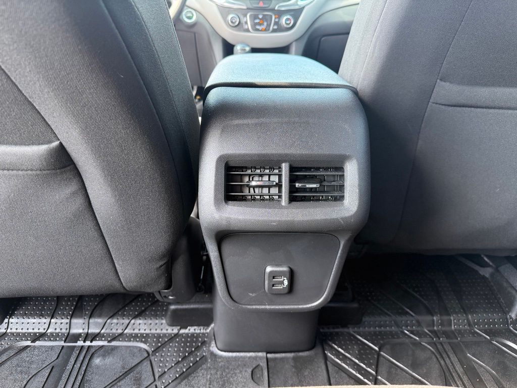 Thumbnail: 2021 Chevrolet Equinox - 24
