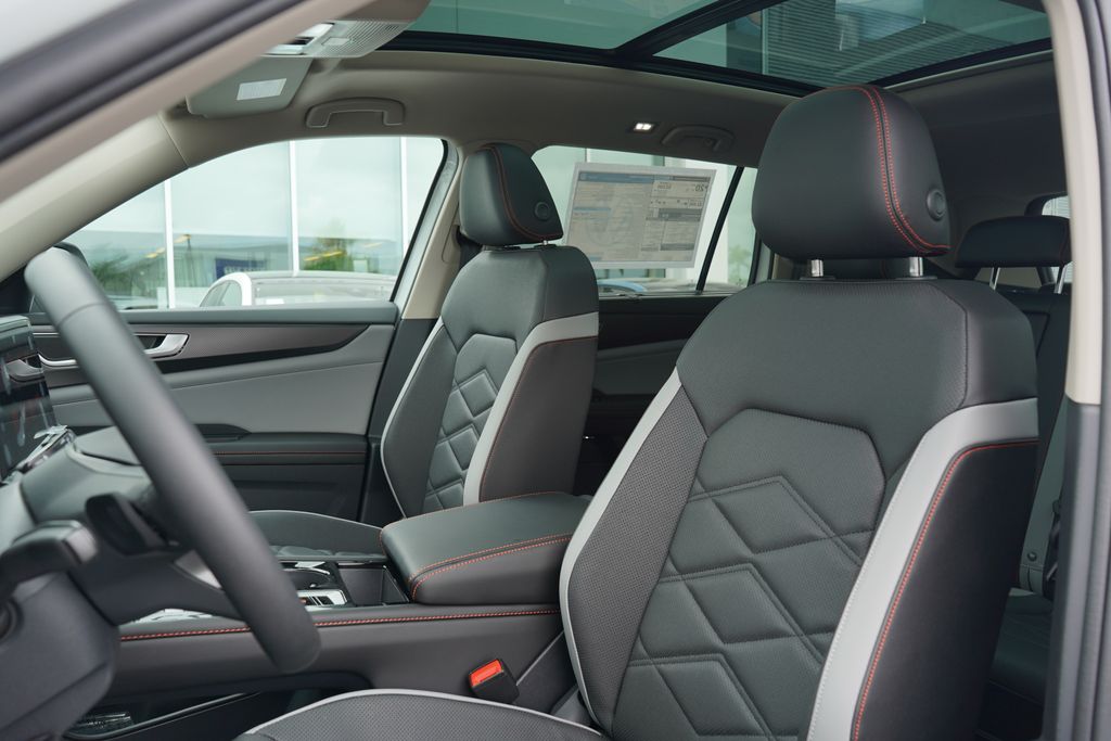 2025 Volkswagen Atlas Peak Edition SE 7