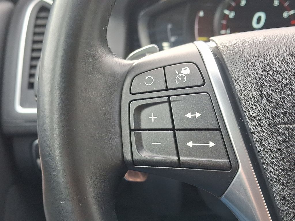 Thumbnail: 2015 Volvo XC60 - 21