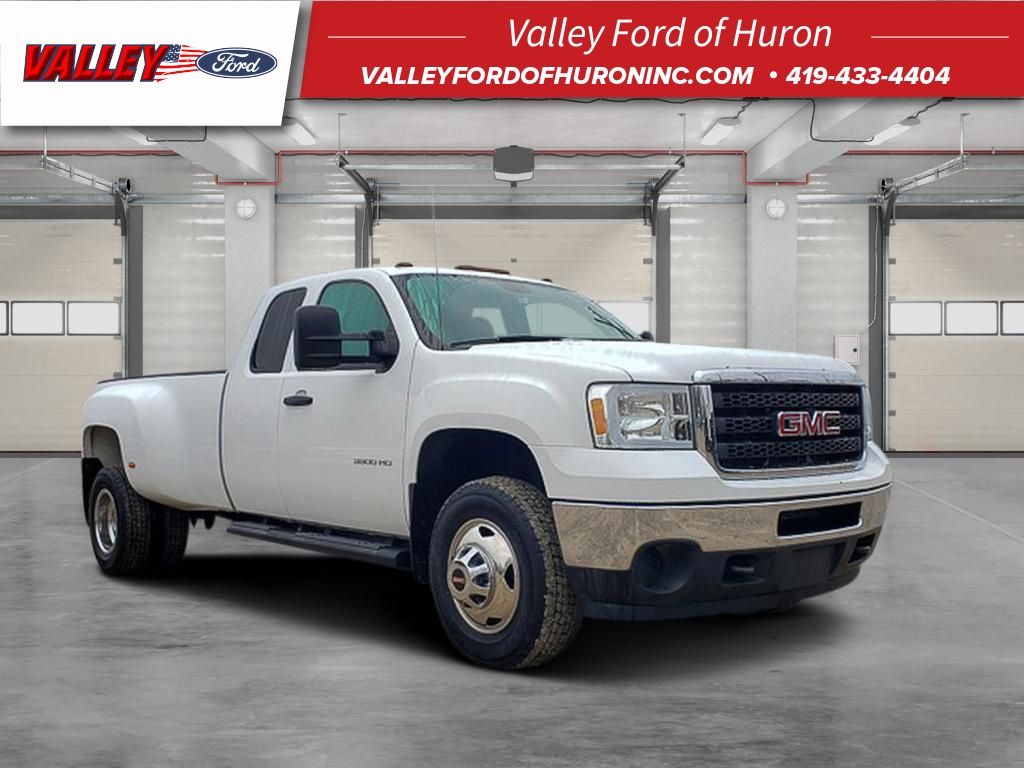 Summit White 2013 GMC Sierra 3500HD Work Truck Ext. Cab LB Pickup Truck 4X2 6-Speed Automatic