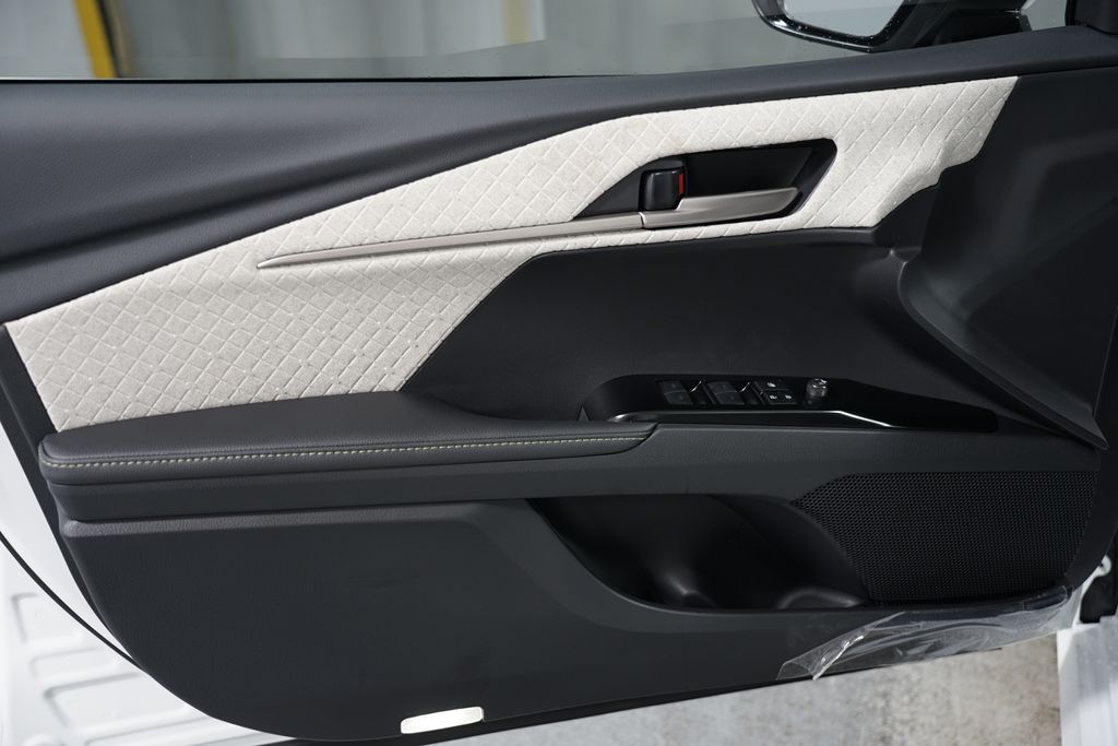 2025 Toyota Camry XLE 30