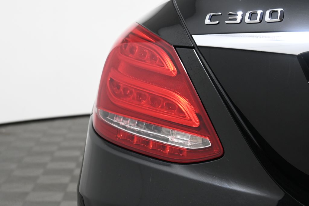 2015 Mercedes-Benz C-Class C 300 12