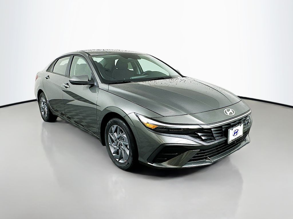 Thumbnail: 2025 Hyundai Elantra - 3