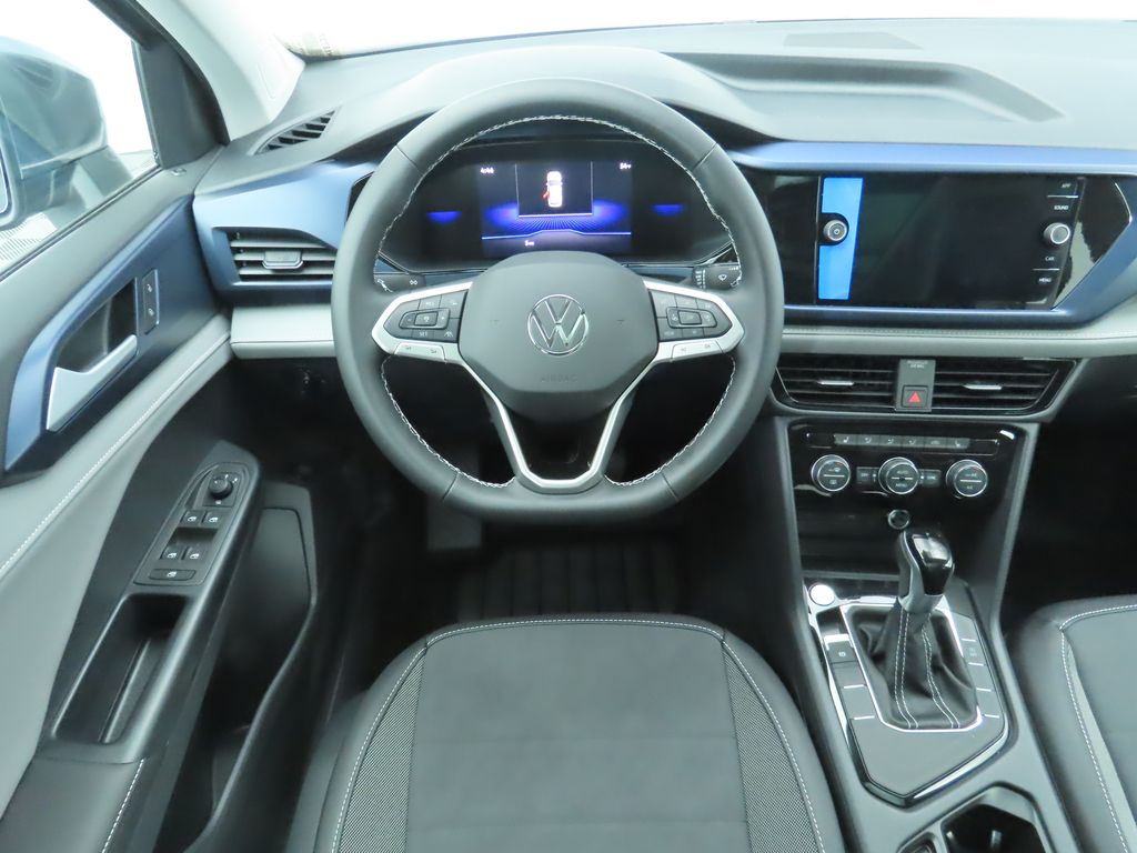 2024 Volkswagen Taos SE 11