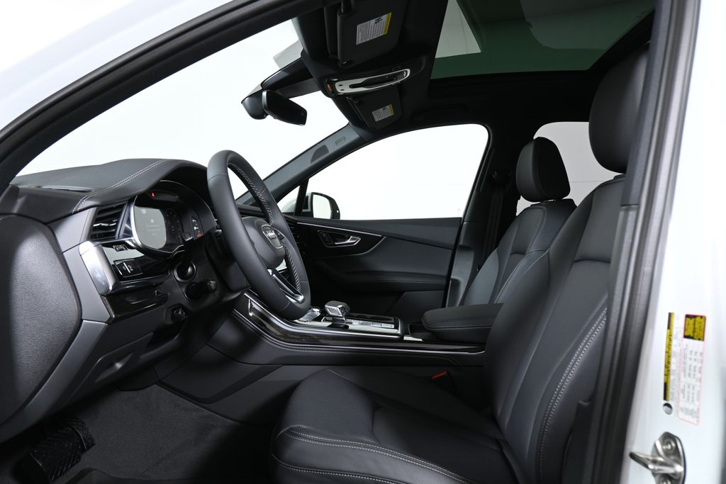 Thumbnail: 2026 Audi Q7 - 3