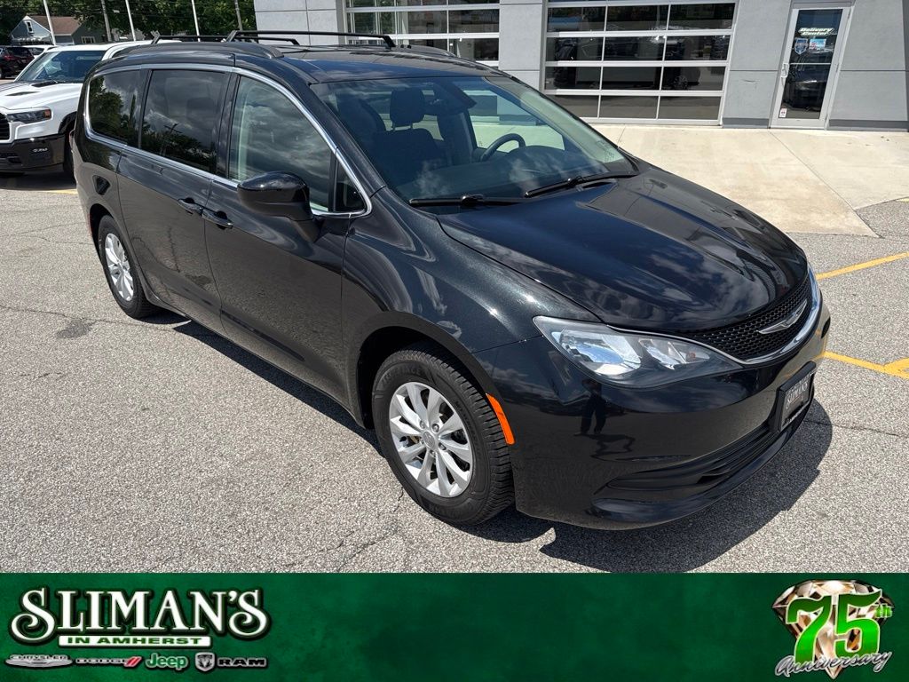 2017 Chrysler Pacifica Touring FWD