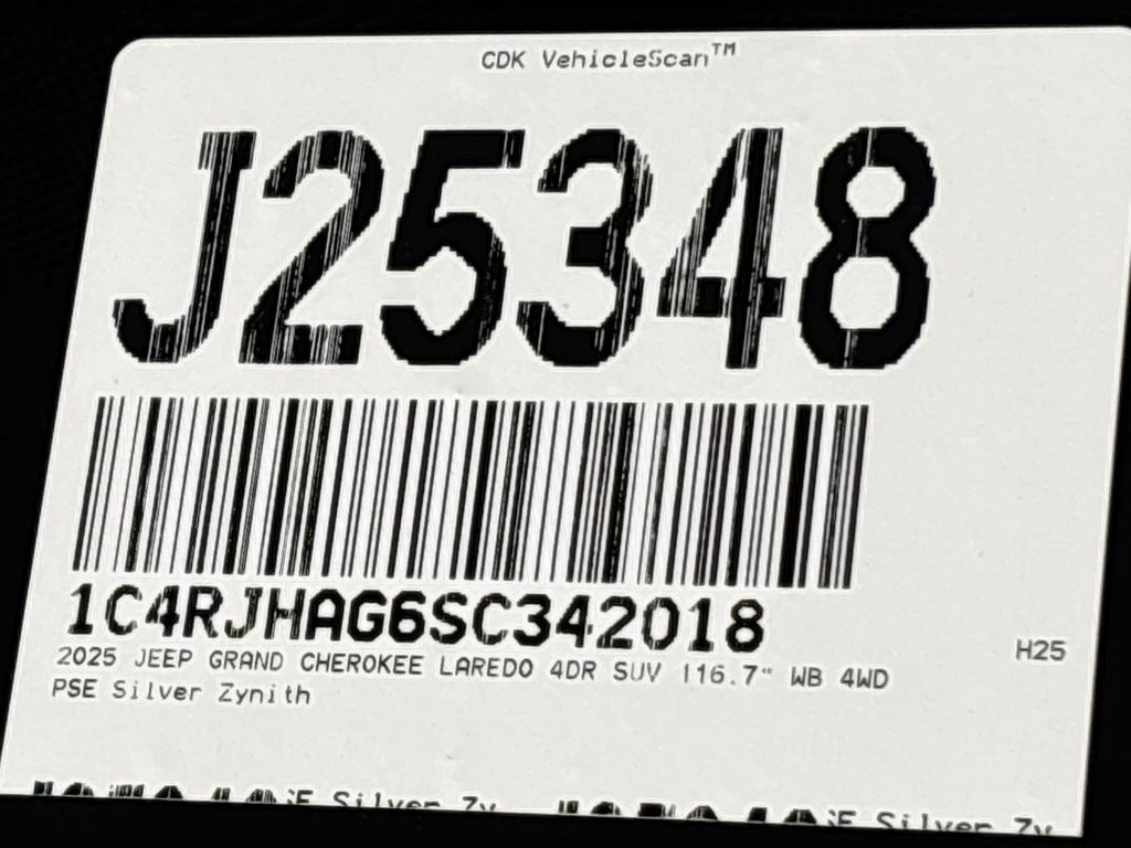 2025 Jeep Grand Cherokee Laredo