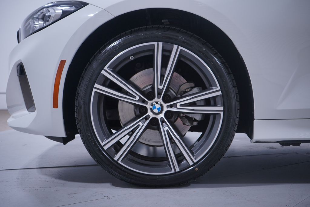 Thumbnail: 2023 BMW 3 Series - 2