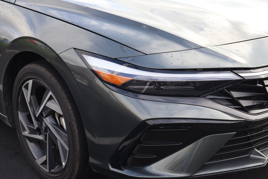 2025 Hyundai Elantra SEL 4