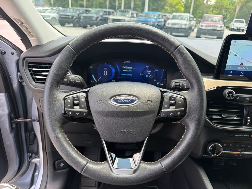 2022 Ford Escape Titanium Hybrid