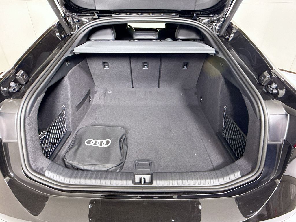 Thumbnail: 2027 Audi e-tron S - 29