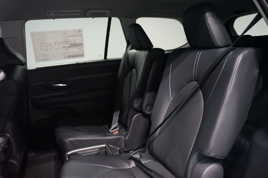 Thumbnail: 2026 Toyota Grand Highlander - 15