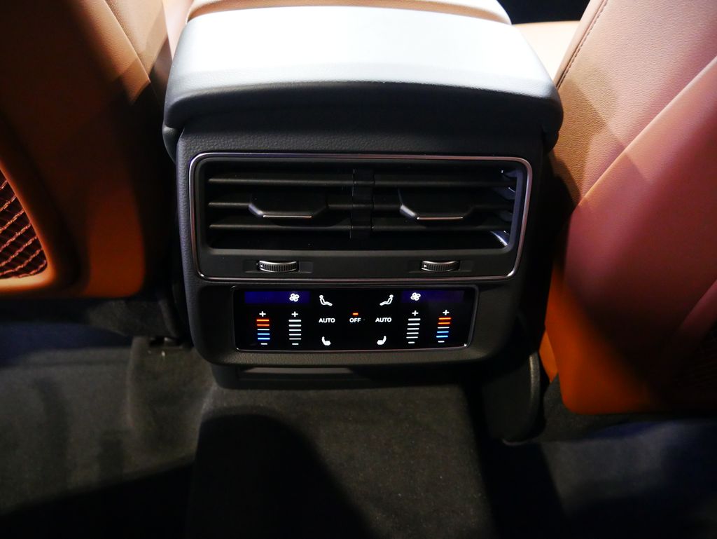 Thumbnail: 2026 Audi Q7 - 25
