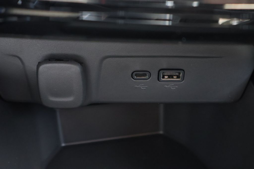 Thumbnail: 2026 Chevrolet Trax - 32