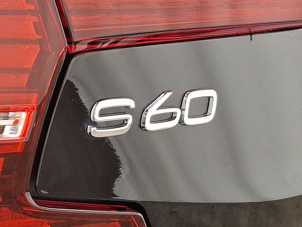 2024 Volvo S60 B5 Core 31