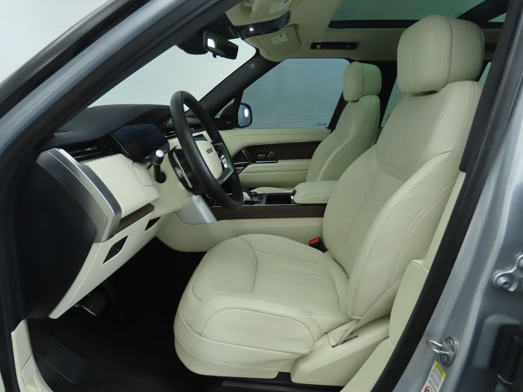 2023 Land Rover Range Rover SE 20