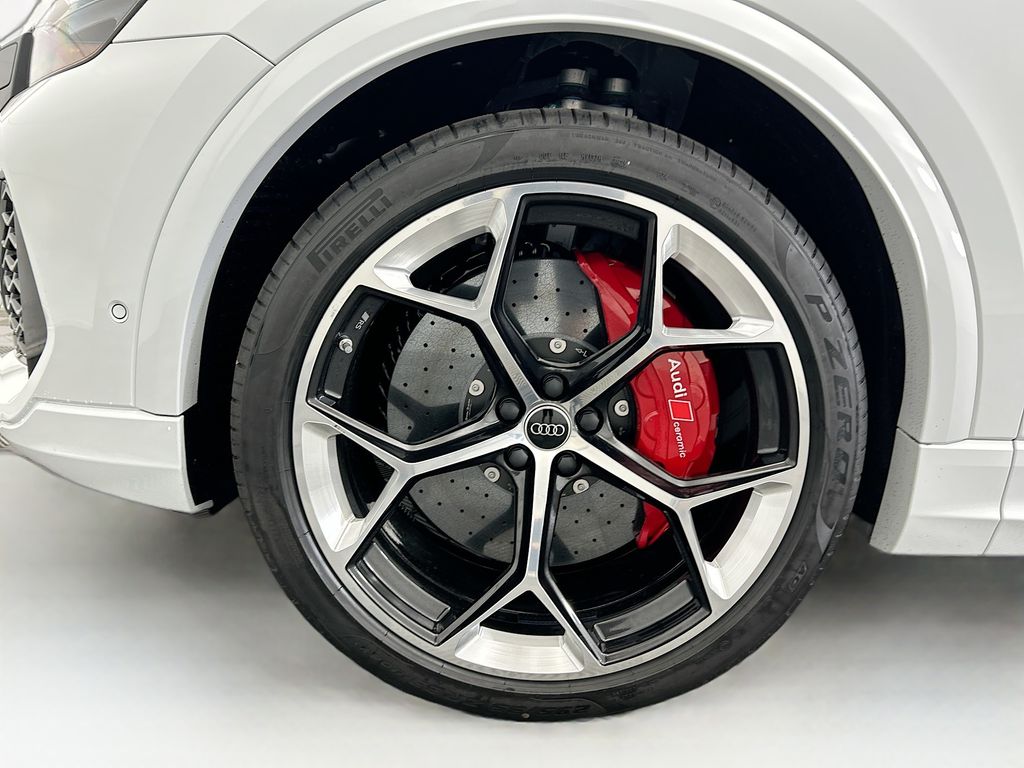 Thumbnail: 2026 Audi RS Q8 - 30