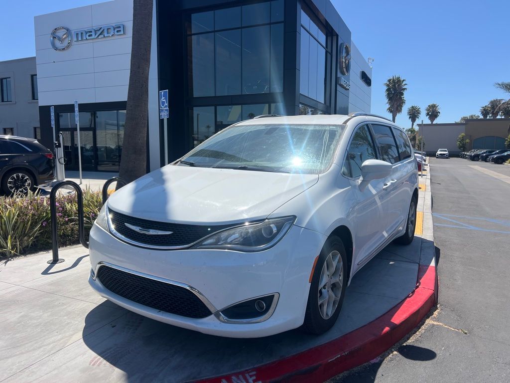 2018 Chrysler Pacifica Touring L's photo