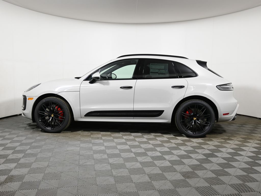 Thumbnail: 2026 Porsche Macan - 2