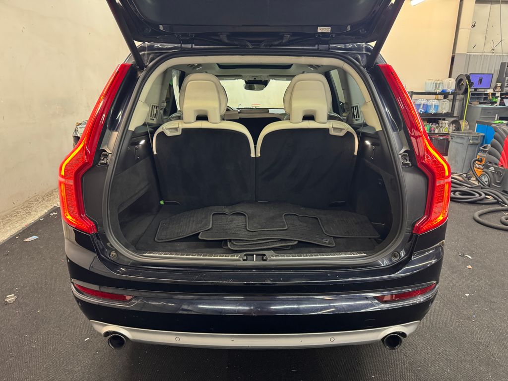 2019 Volvo XC90 T5 Momentum