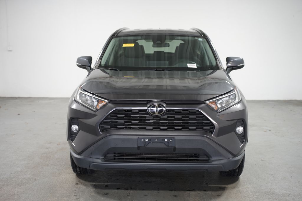 2021 Toyota RAV4 XLE 2