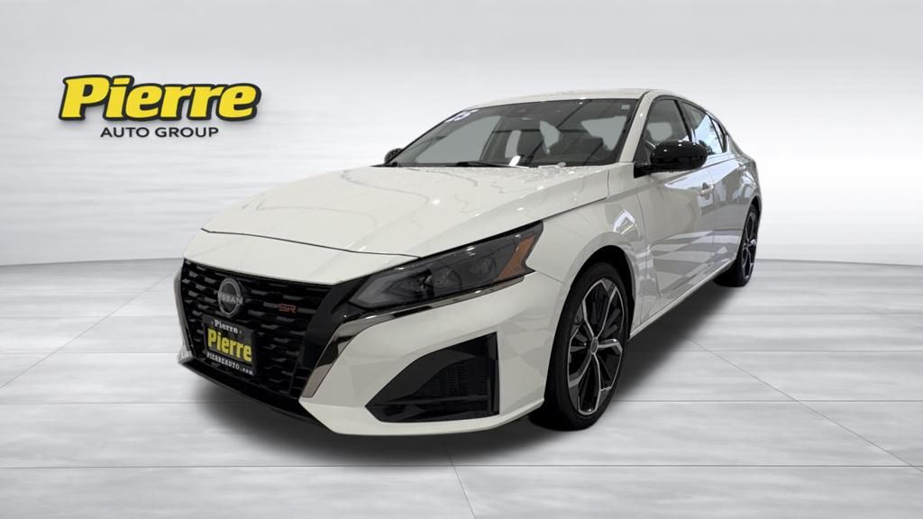 Glacier White 2025 Nissan Altima 2.5 SR FWD Sedan Front-Wheel Drive Continuously Variable Transmission