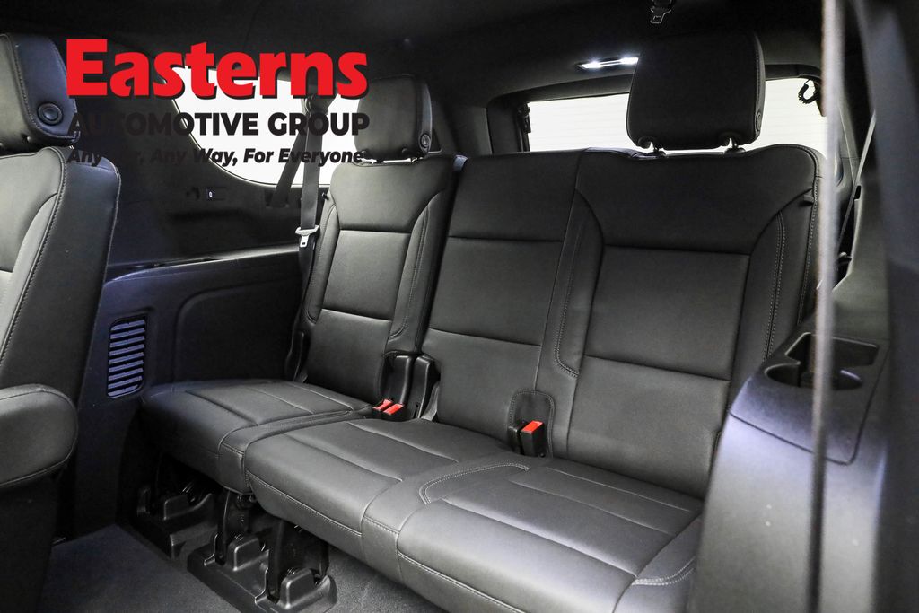 Used 2023 Black Chevrolet Z71 image 28
