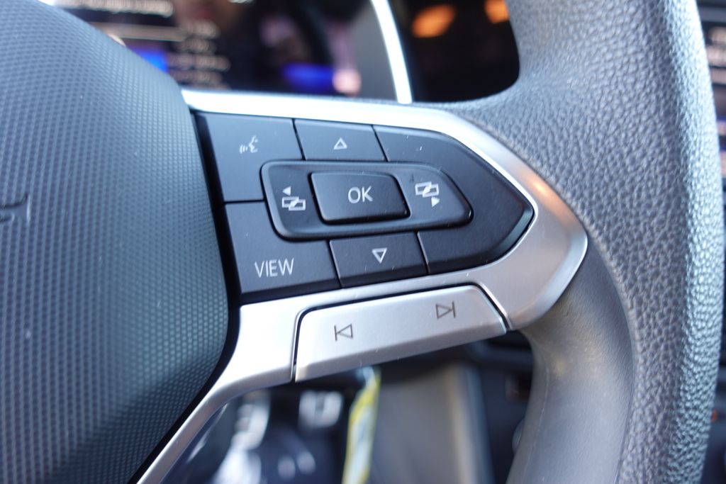 Used 2023 Silver Volkswagen 1.5T Sport image 14