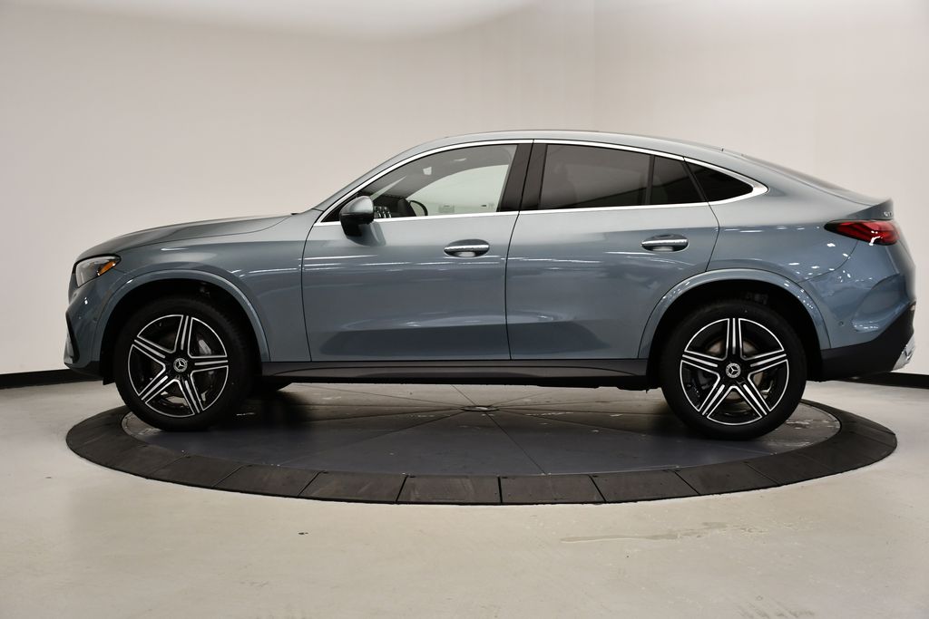 2025 Mercedes-Benz GLC 300 2