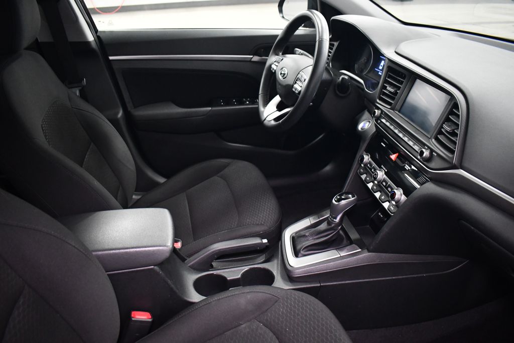 Thumbnail: 2019 Hyundai Elantra - 32