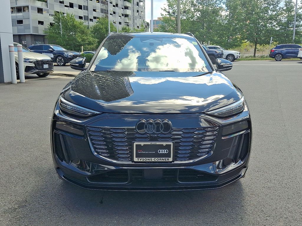 Thumbnail: 2025 Audi SQ6 e-tron - 2