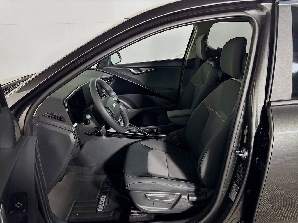 2025 Kia Niro LX