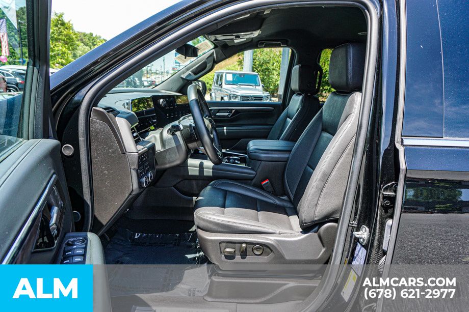 Used 2025 Black Chevrolet LT image 19