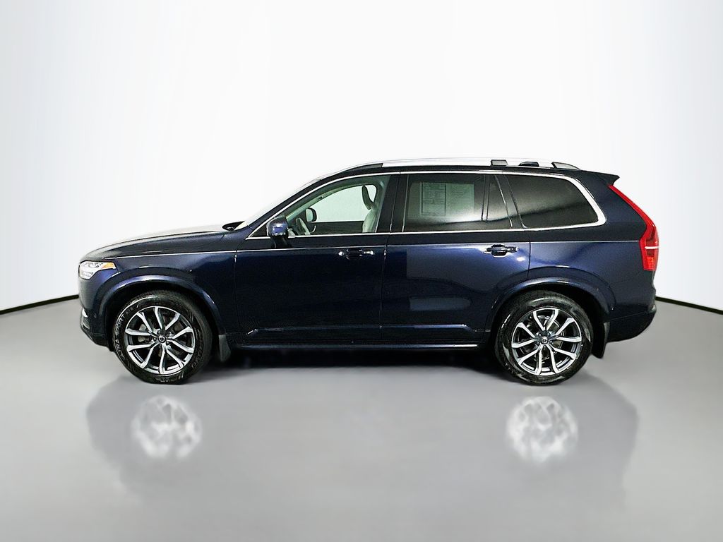 Used 2019 Blue Volvo T6 Momentum image 4