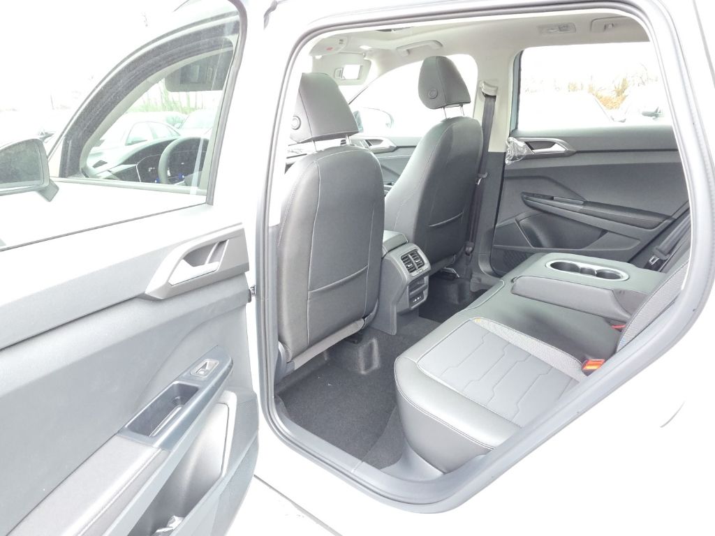 2026 Volkswagen Taos 1.5T SE Black Gray at Sutliff Volkswagen