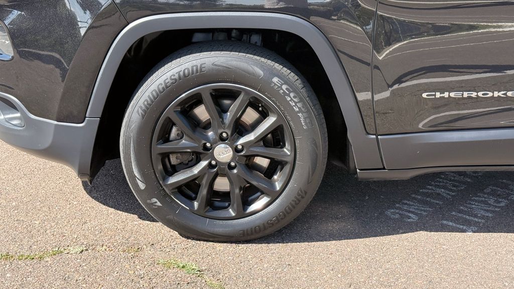 Used 2016 Jeep Cherokee Latitude 4D Sport Utility