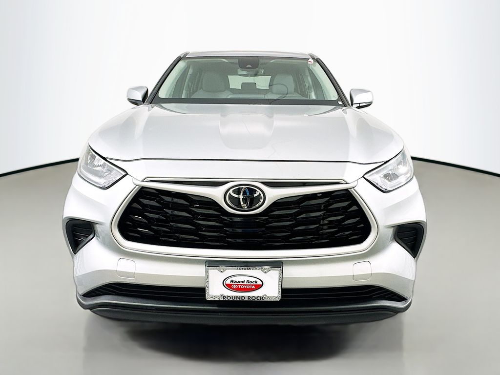 2022 Toyota Highlander L 2