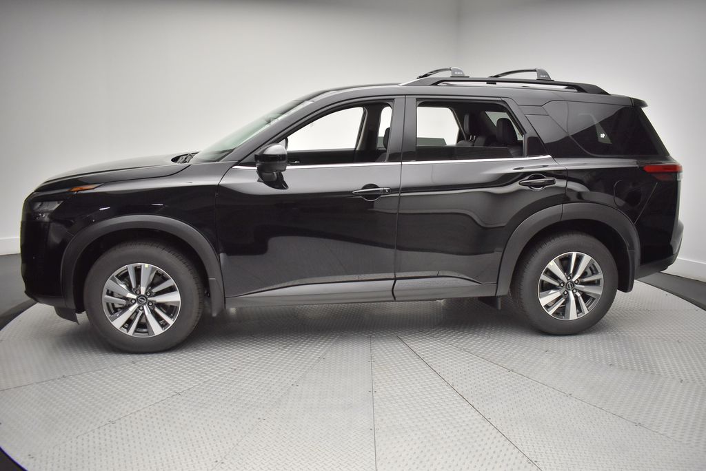 Thumbnail: 2026 Nissan Pathfinder - 8