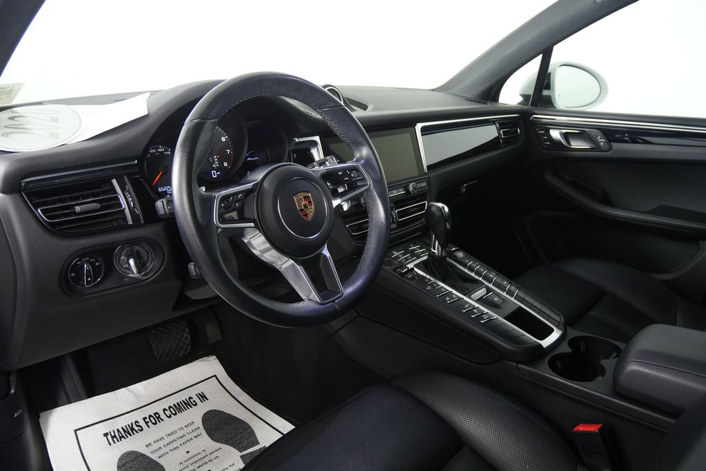Thumbnail: 2020 Porsche Macan - 13