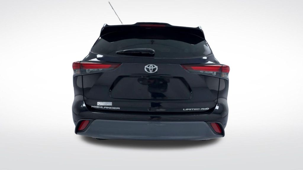 Used 2024 Toyota Highlander SUV