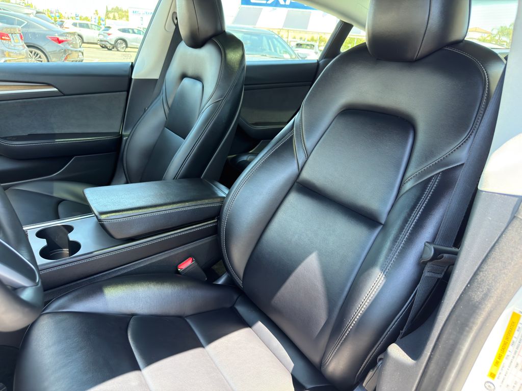 Thumbnail: 2022 Tesla Model 3 - 16
