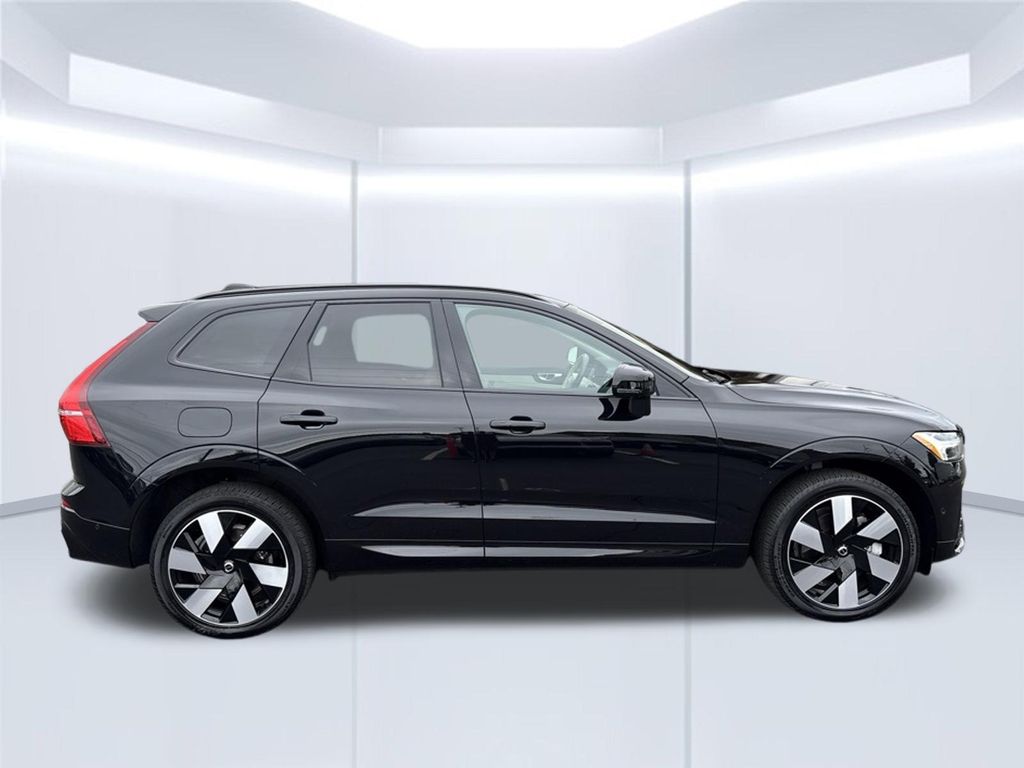 Thumbnail: 2024 Volvo XC60 - 9