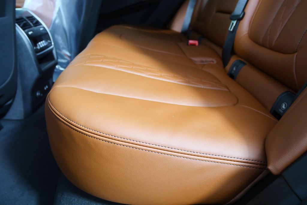 Thumbnail: 2026 BMW X5 - 15