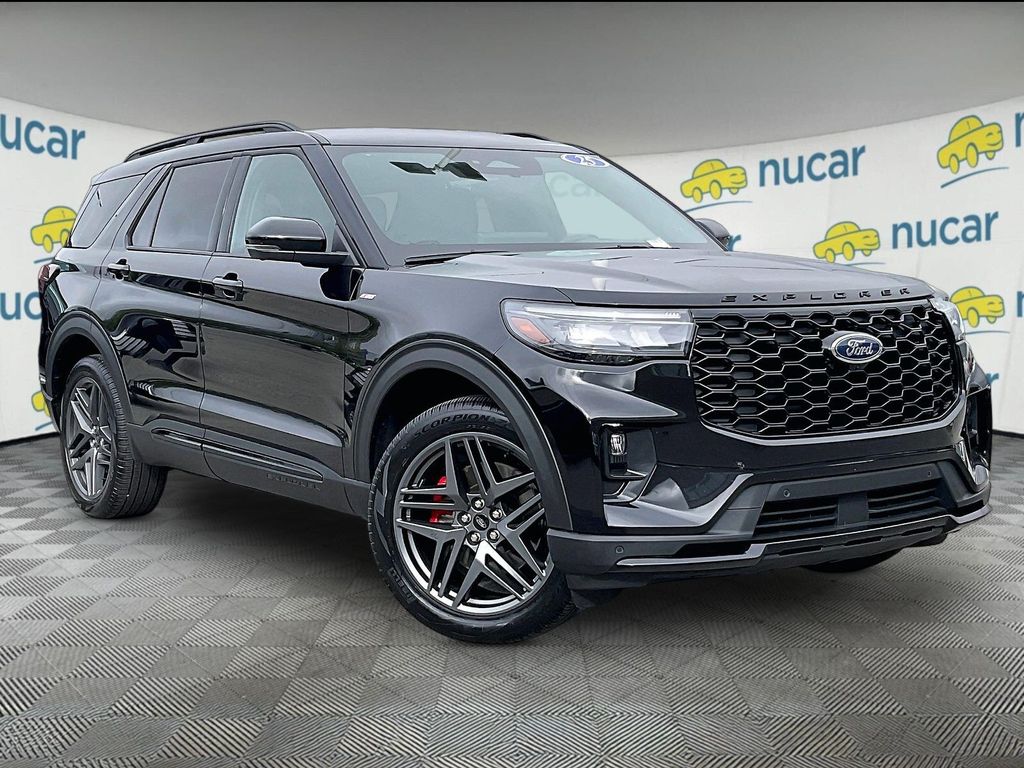 2025 Ford Explorer — photo 1