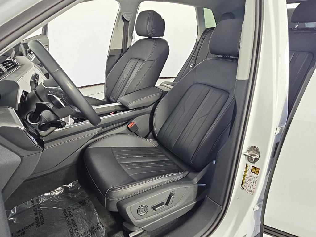 Thumbnail: 2024 Audi Q8 e-tron - 23