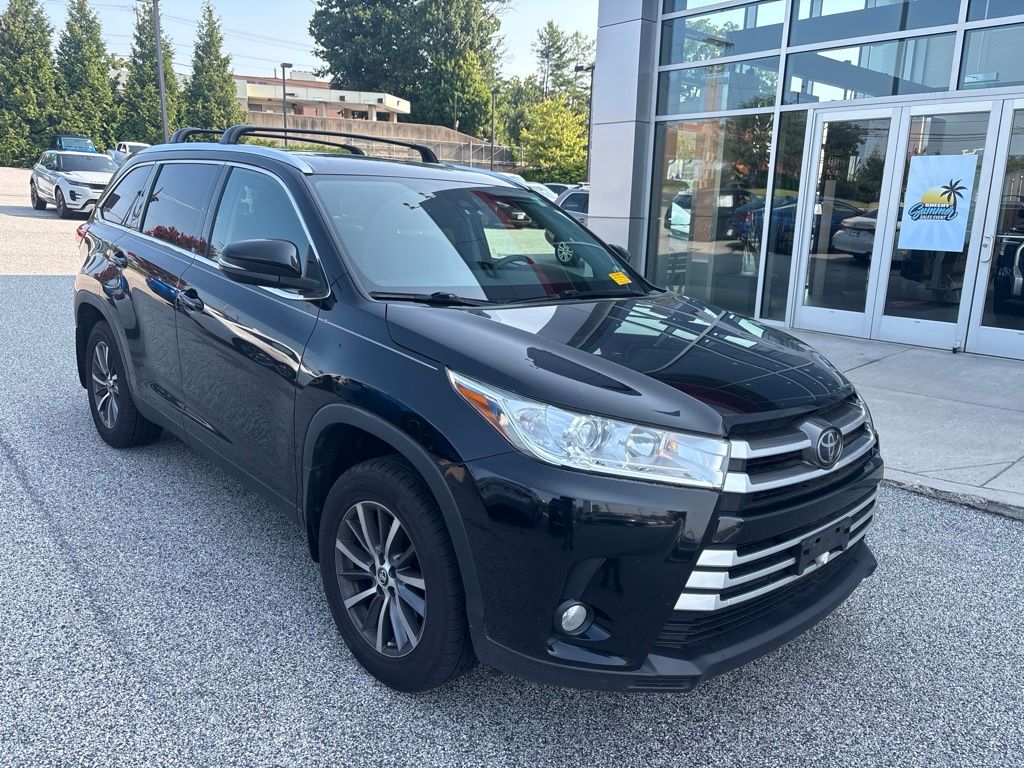 Used 2019 Black Toyota XLE image 2