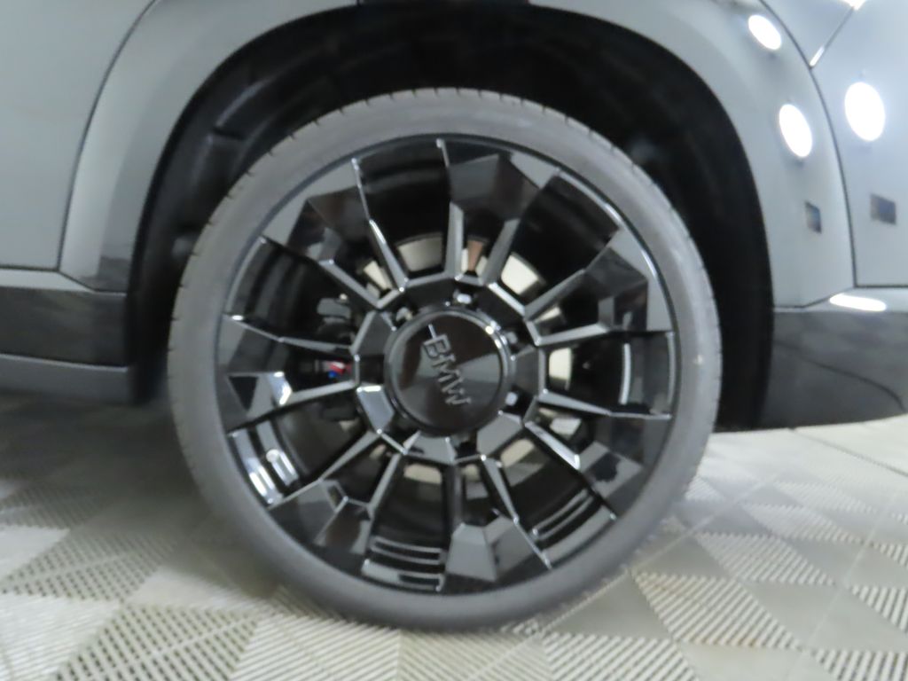 2025 BMW XM  31